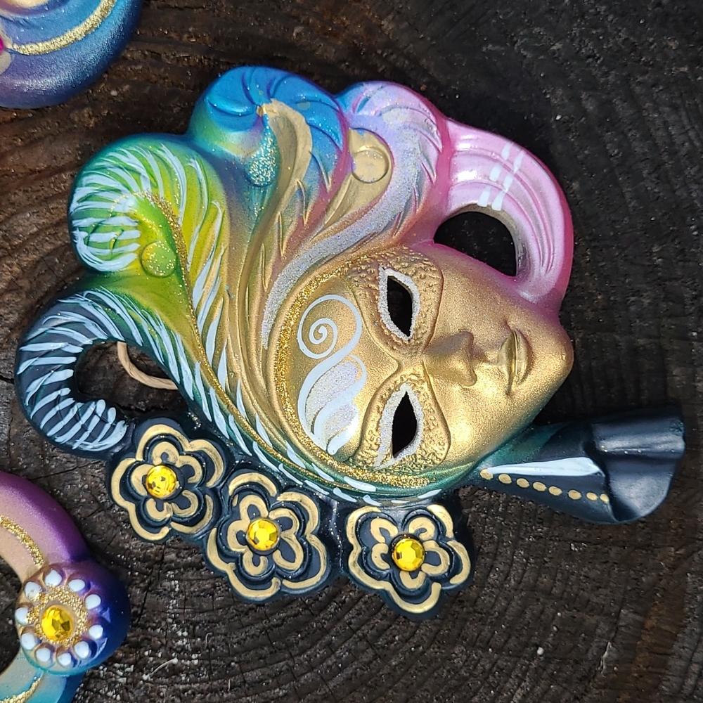 New Decorative Masks - Picture 7 of 11